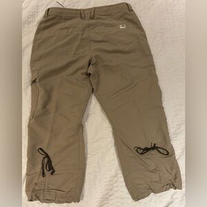 The North Face Women’s Size 8 Beige Nylon Cropped  Lightweight Hiking Pants VGUC